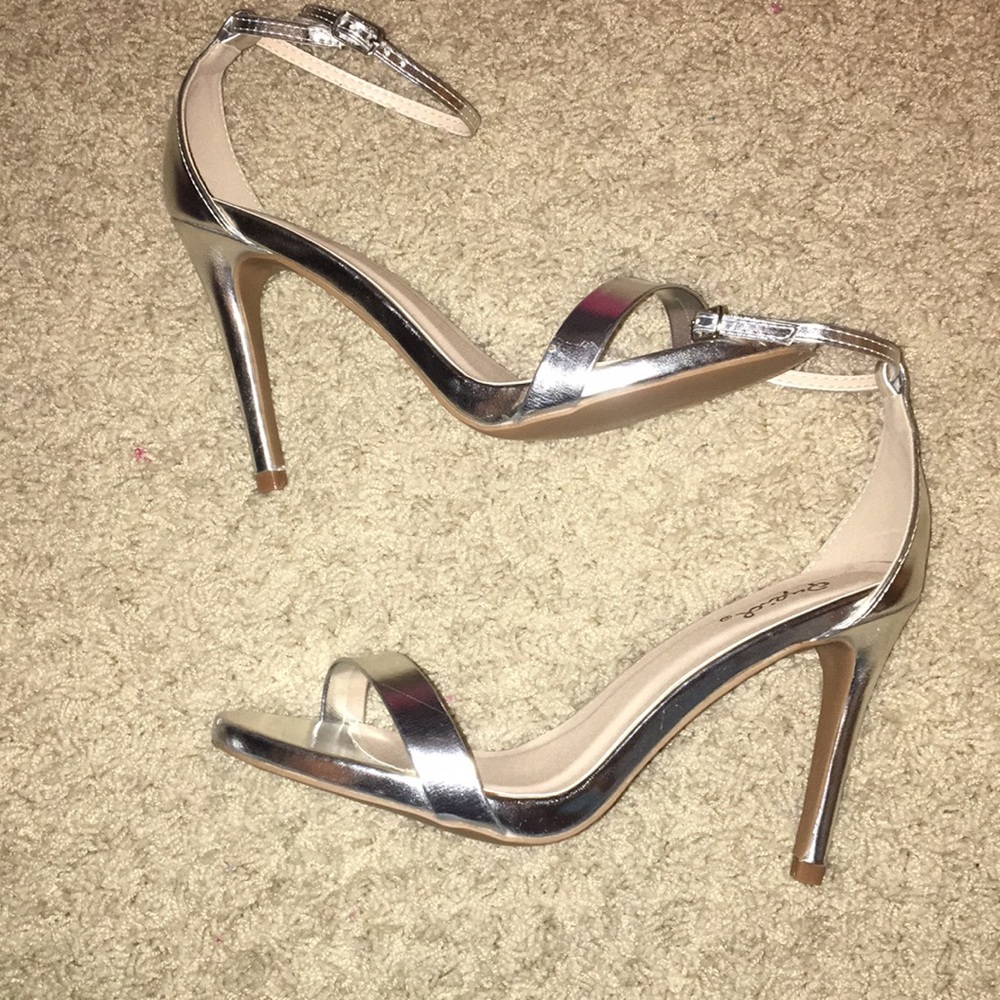 Silver strap heel Qupid 6.5
